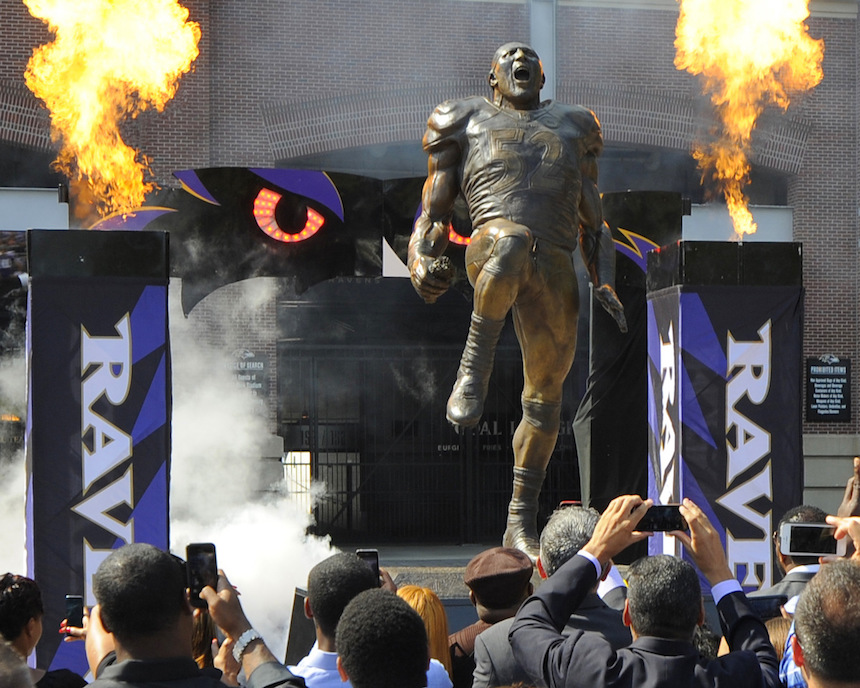 Ray Lewis statue unveiled