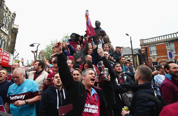 West-Hams-final-matchday-at-the-Boleyn-ground-after-112-years (10)