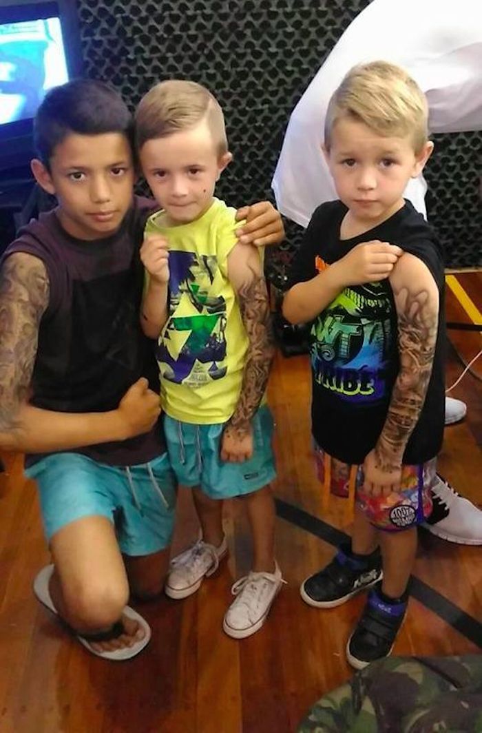 Este artista tatua niños por una buena causa 