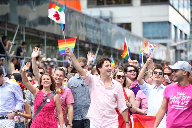 Justin-Trudeau-marcha-gay