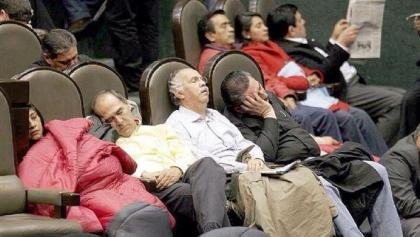 Legisladores Durmiendo