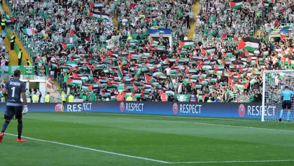Los aficionados del Celtic desplegaron banderas de palestina durante su partido en la Champions League