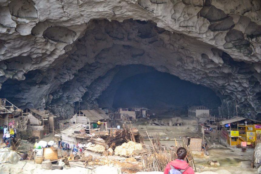 exterior-caverna-zhongdong-villa
