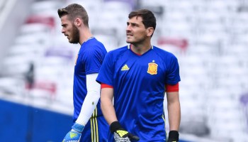 Iker Casillas y David de Gea durante un entrenamiento con la selección de España