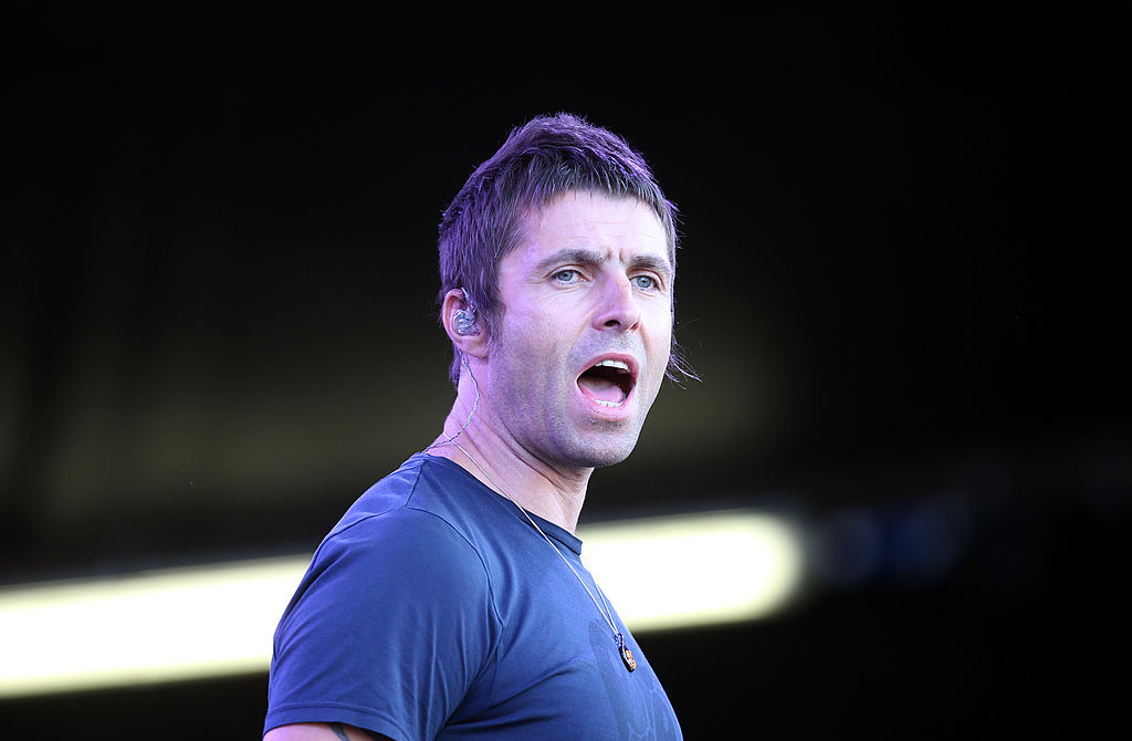 Liam Gallagher anunció que prepara un disco solista, tras firmar un contrato discográfico con Warner Brothers