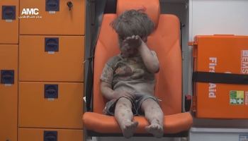 Omran, niño lesionado en ataque en Aleppo