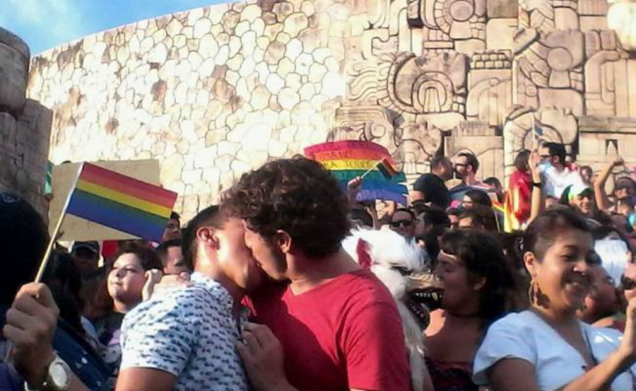 Mérida responde a la discriminación con amor