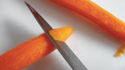 Cortando zanahorias