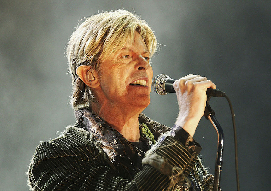 Ya podemos escuchar el disco inédito de David Bowie