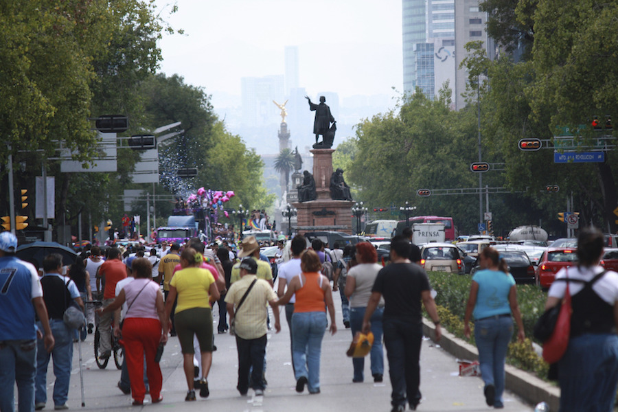 Frente Nacional por la Familia y asociaciones a favor del matrimonio igualitario se manifiestan este sábado en la Ciudad de México