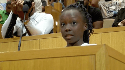 Una niña de nueve años ofreció un emotivo discurso sobre racismo en Charlotte