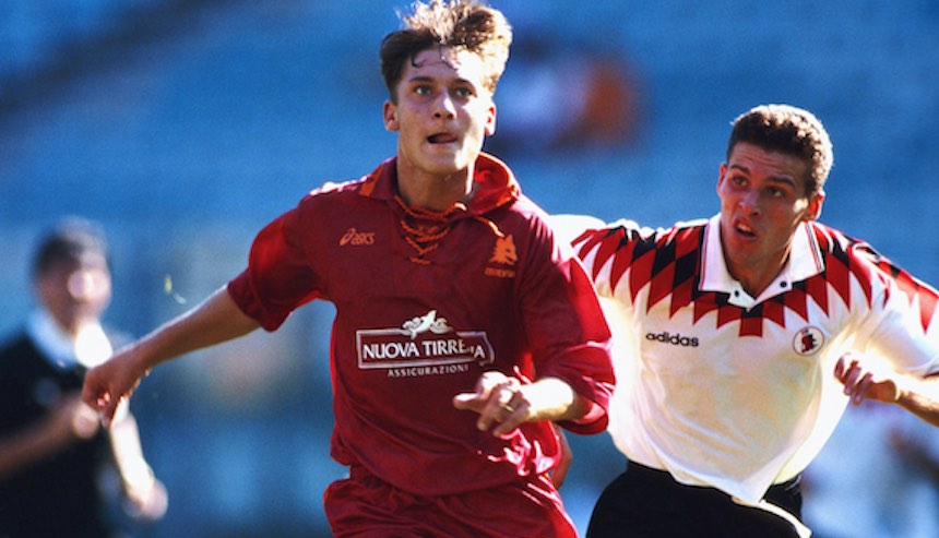 Totti en un juego con la Roma en 1994 