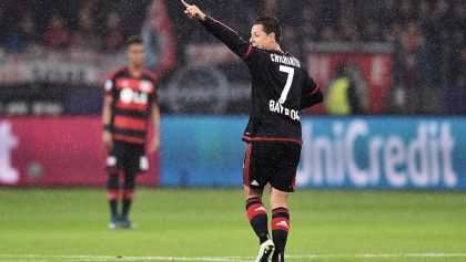 El Chicharito se ha ganado el cariño de los aficionados del Bayer Leverkusen