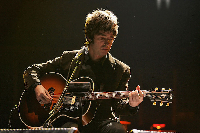 Oasis slide away. Песня tonight the music. Talk tonight. Oasis talk tonight. Talk tonight oasis аккорды.