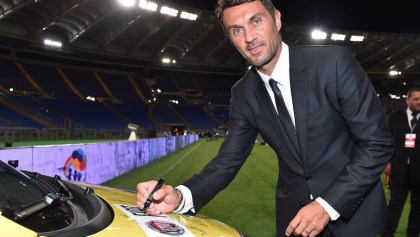 Paolo Maldini firma