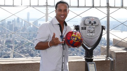 Ronaldinho no se presentó a su primer día de trabajo en el Barcelona