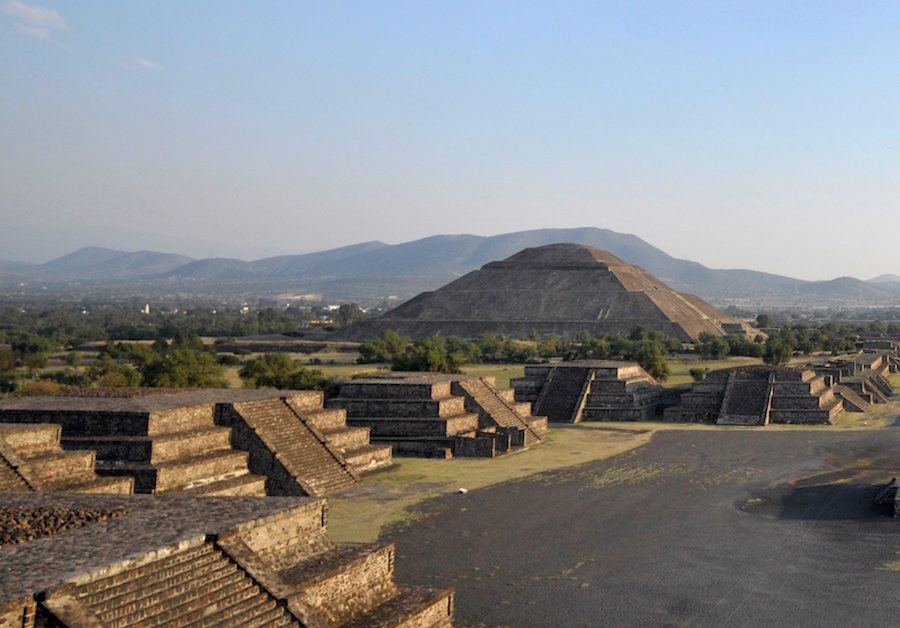 Un hombre alemán de 74 años murió al subir una pirámide en Teotihuacán