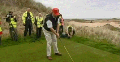 Trump juega golf