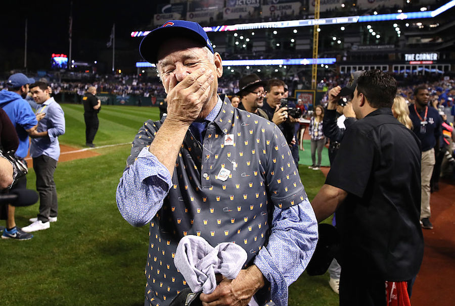 Bill Murray celebra victoria de loc Cubs.