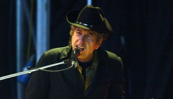 Bob Dylan confirma que no asistirá a la ceremonia del Premio Nobel.