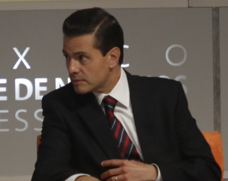 La popularidad del presidente Enrique Peña Nieto continúa a la baja