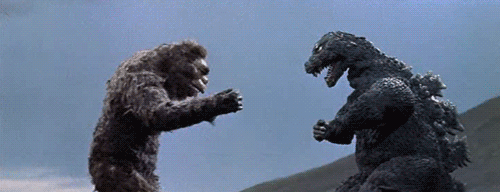 Patada de Godzilla - GIF