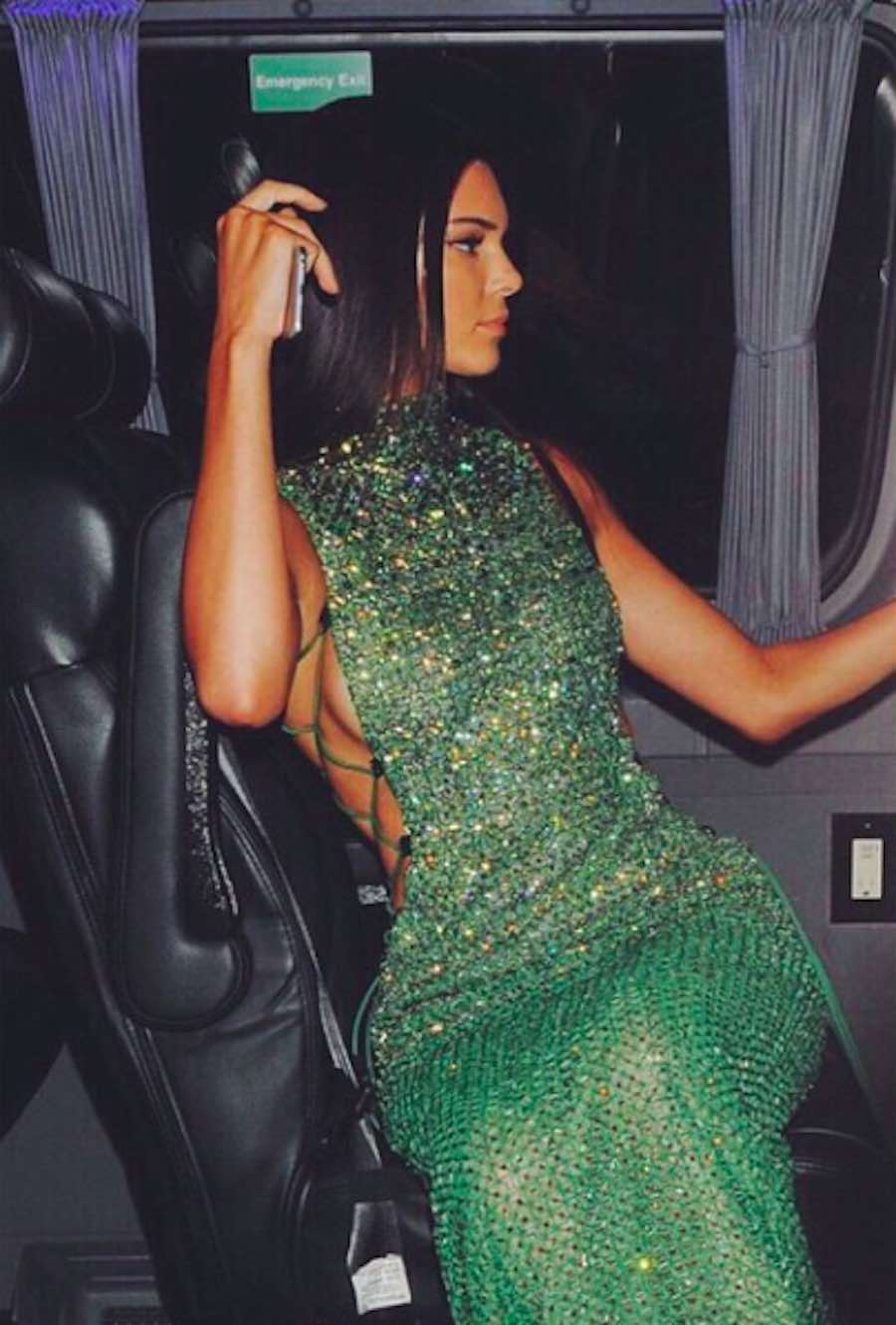 Kendall Jenner en un vestido verde