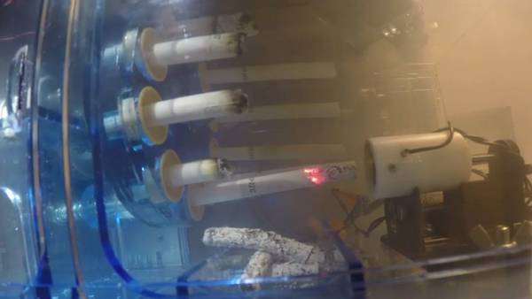 Crean un robot que ayuda a medir las consecuencias del tabaco en los humanos