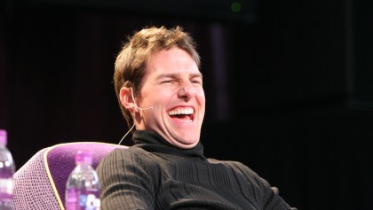Tom Cruise riéndose