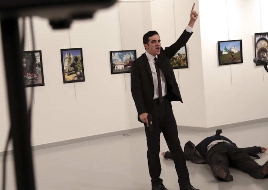 asesino-embajador-ruso-fotografo-associated-press