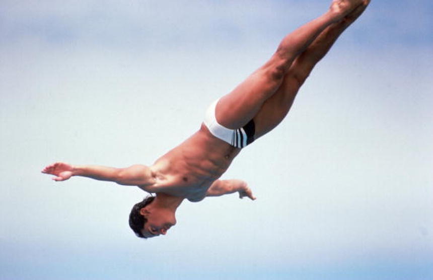 Легендарный прыжок. Грег Луганис. Луганис прыжки в воду. Грег Луганис. Спортсмен. Прыжки в воду. Грег Луганис спортсмены США.