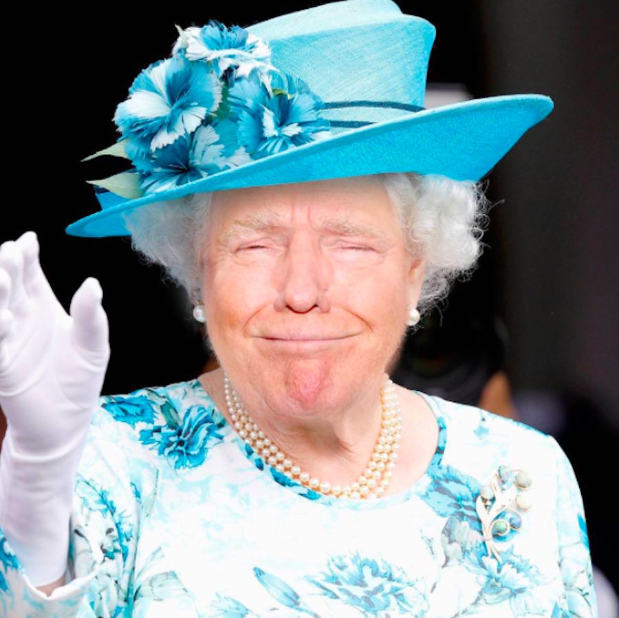 La Reina Donald Trump saludando