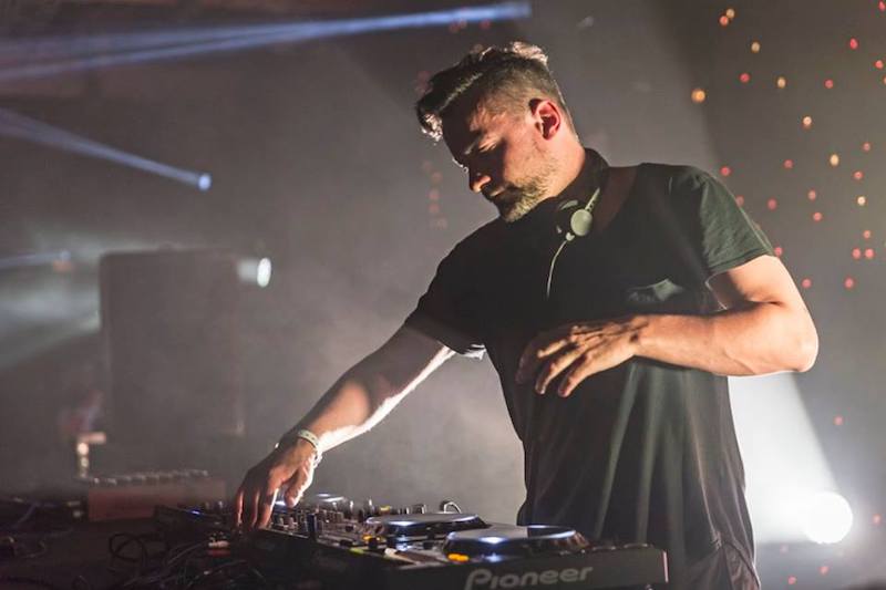 Cambia de tamaño con el nuevo video de Bonobo para "No Reason