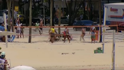 Persecución en una playa de Brasil