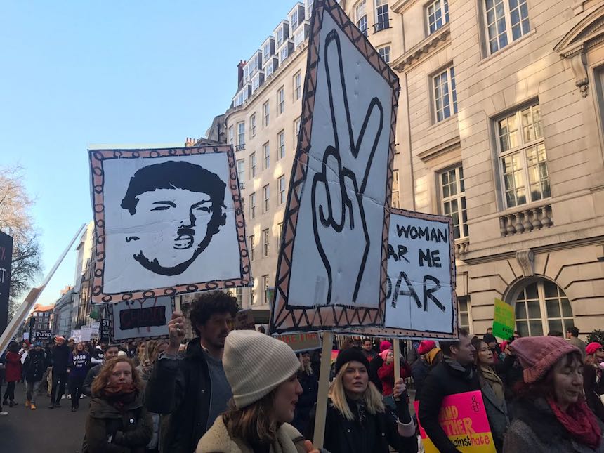 Carteles y dibujos contra Trump en Londres