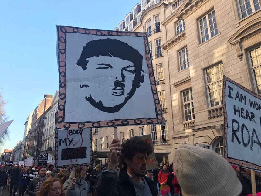 Dibujo de Donald Trump en Londres
