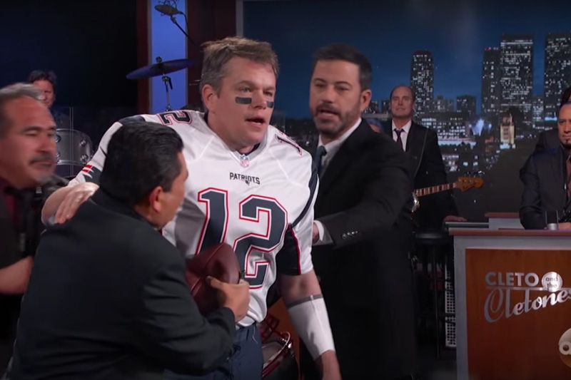 Matt Damon se disfraza de Tom Brady con Jimmy Kimmel
