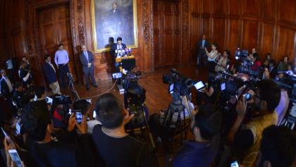 Javier Corral en conferencia de prensa