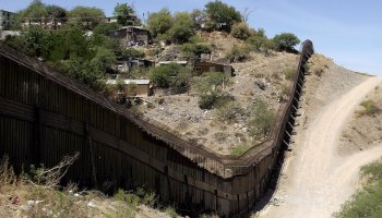 Muro fronterizo entre Estados Unidos y Mexico