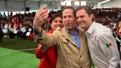 Los titulares de la Sedatu y SEP, Rosario RObles y Aurelio Nuño, respectivamente, con el gobernador del Estado de México, Eruviel Ávila