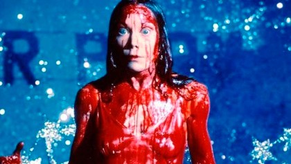 Carrie cubierta de sangre