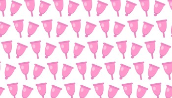 Muchas copas menstruales rosas
