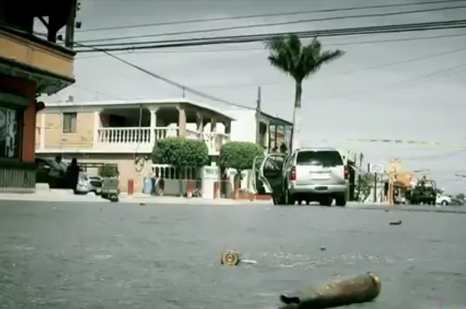 Marina dispara contra pareja