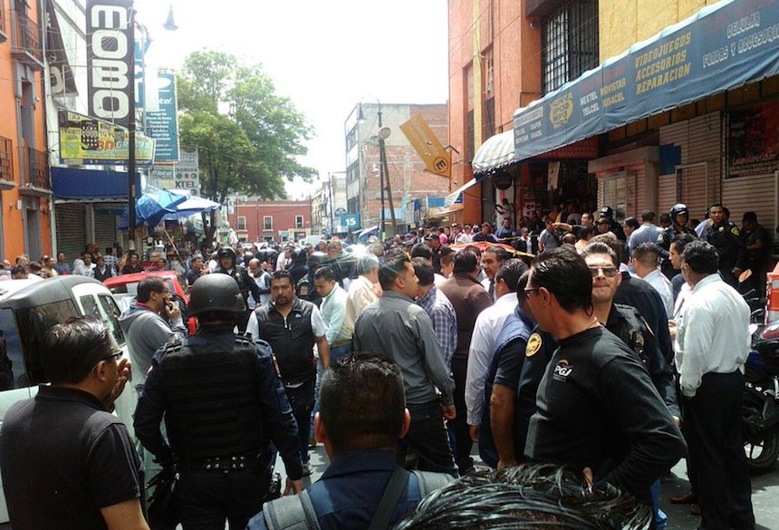 Se registra balacera en Plaza Meave