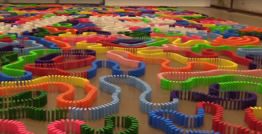 Récord mundial de fichas de dominí