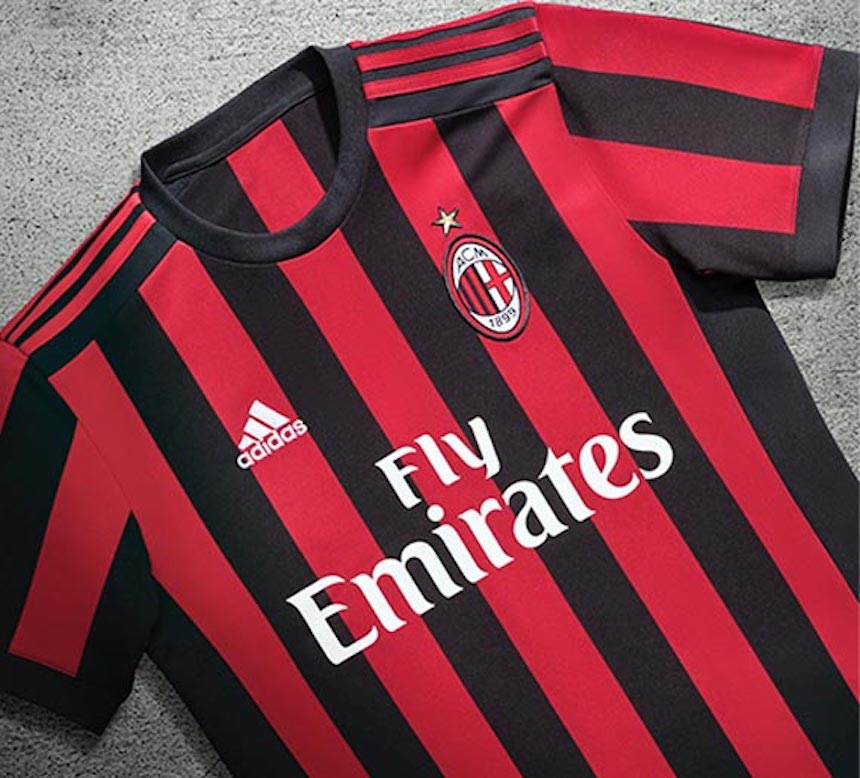 Radioactivo Sofocar tratar con El AC Milan presentó su uniforme para la siguiente campaña! - Sopitas.com