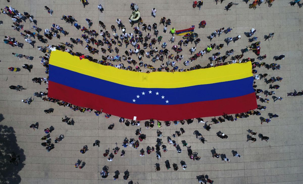 Bandera de Venezuela vista desde las alturas