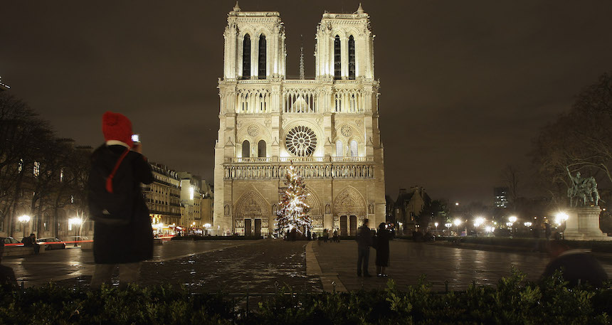 Reportan incidente cerca de la catedral de Notre Dame