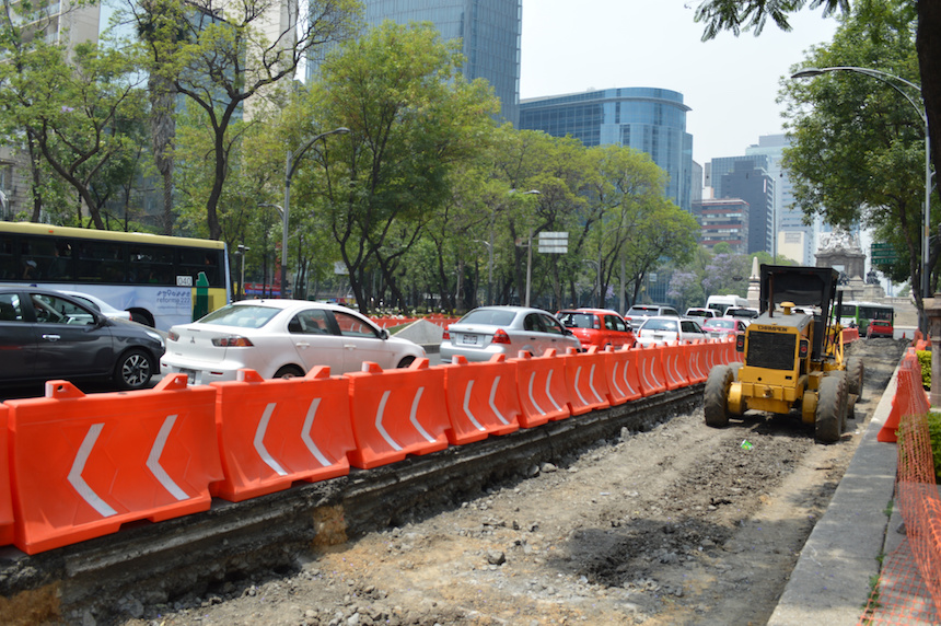 Continúan las obras de la Línea 7 de Metrobús en Paseo de la Reforma