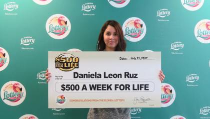 Ganadora del premio $500 a week for life
